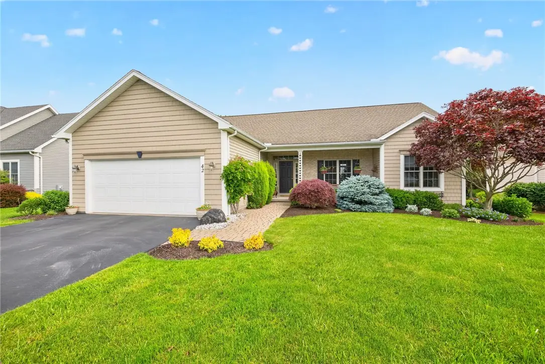 42 Peaceful Harbor Ln, Webster, NY 14580 - #1