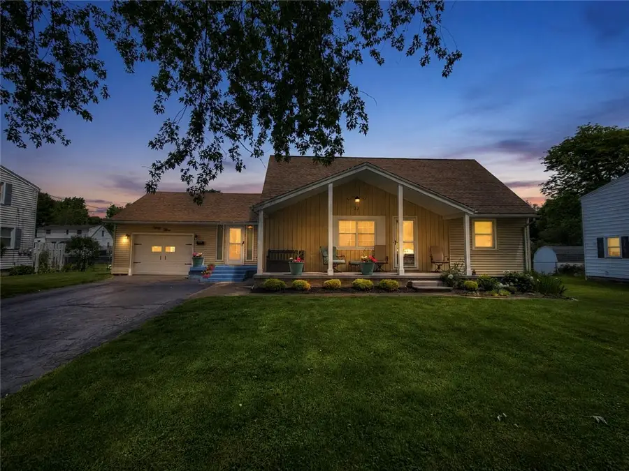 33 Mercedes Drive, Rochester, NY 14624 - #3