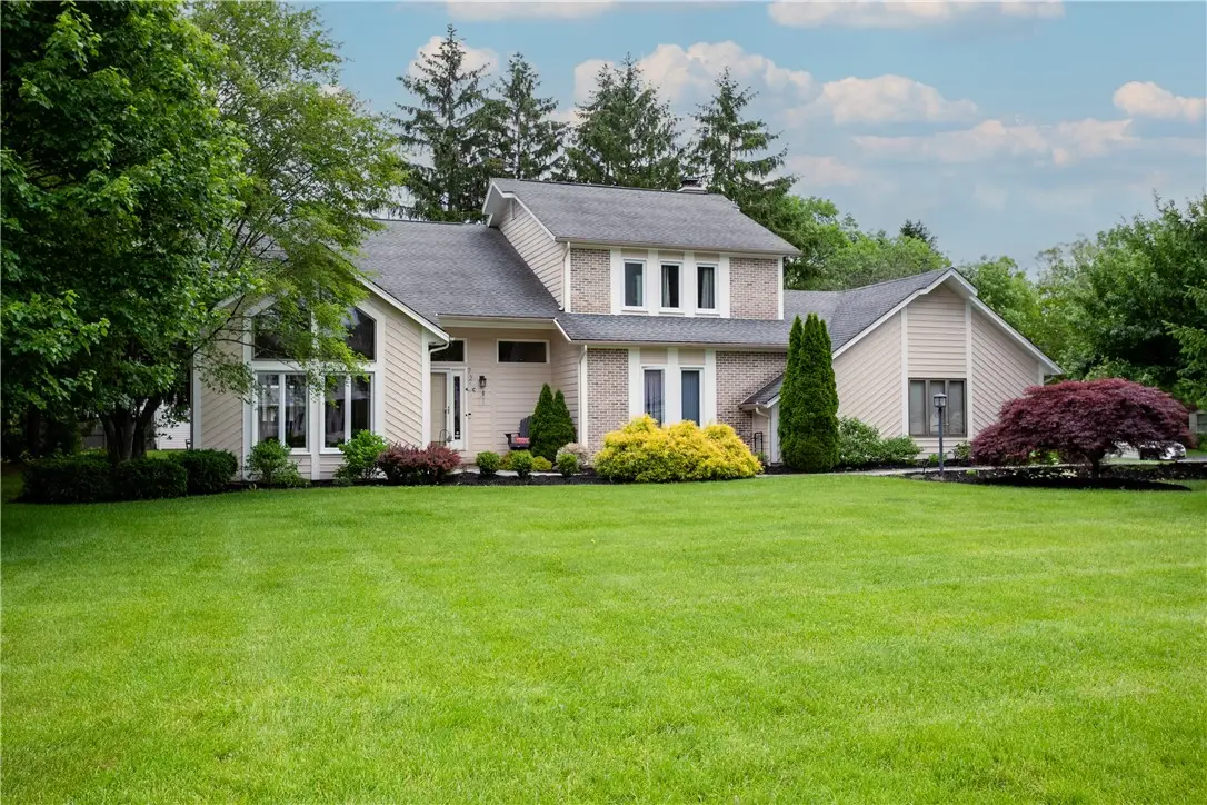 72 Caversham Woods, Pittsford, NY 14534 - #1