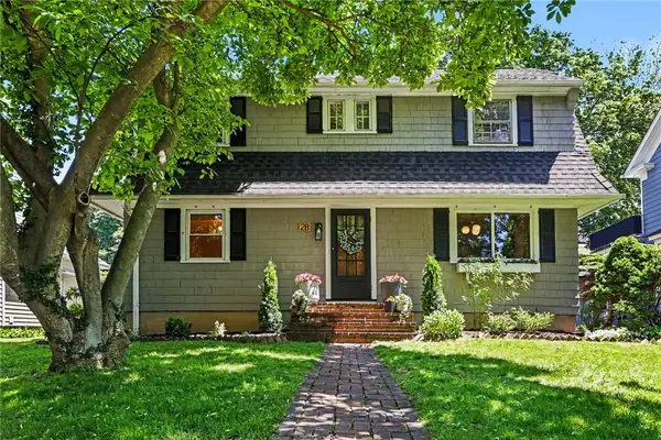 28 Kent Park, Rochester, NY 14610