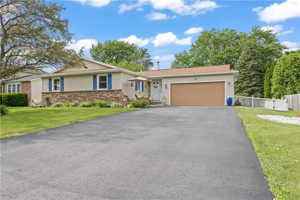 59 Long Wood Drive, Rochester, NY 14612