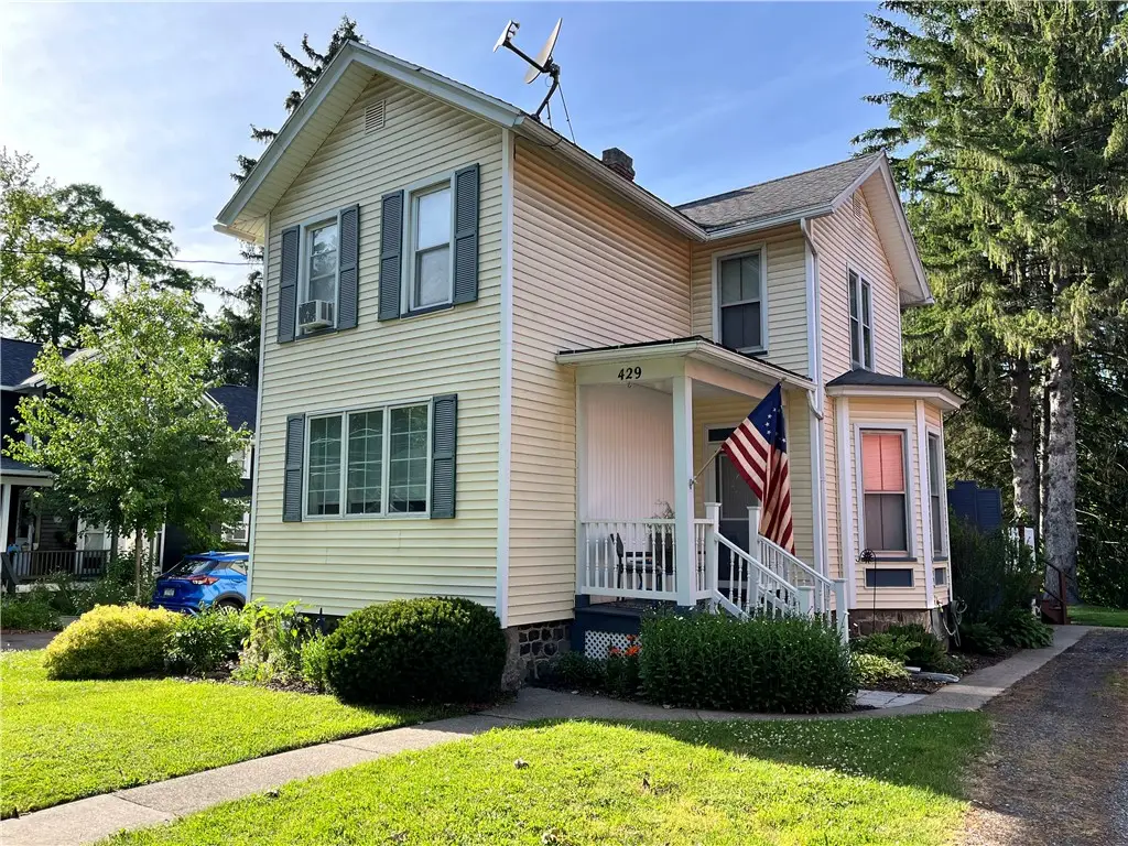 429 W Main Street, Palmyra, NY 14522 - #1