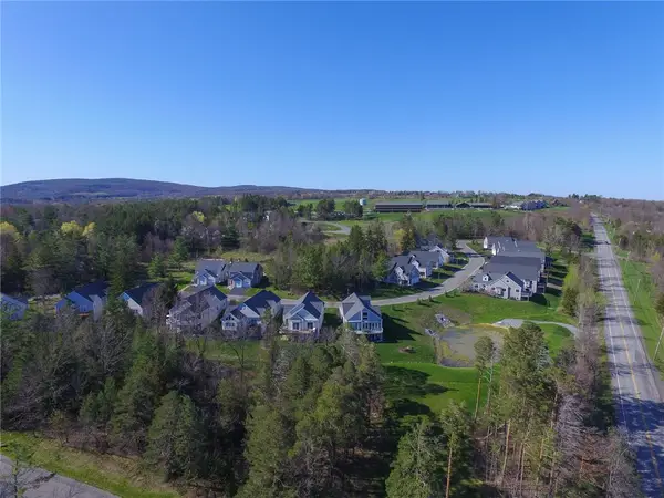 5566 Lakewood Trail, Canandaigua, NY 14424
