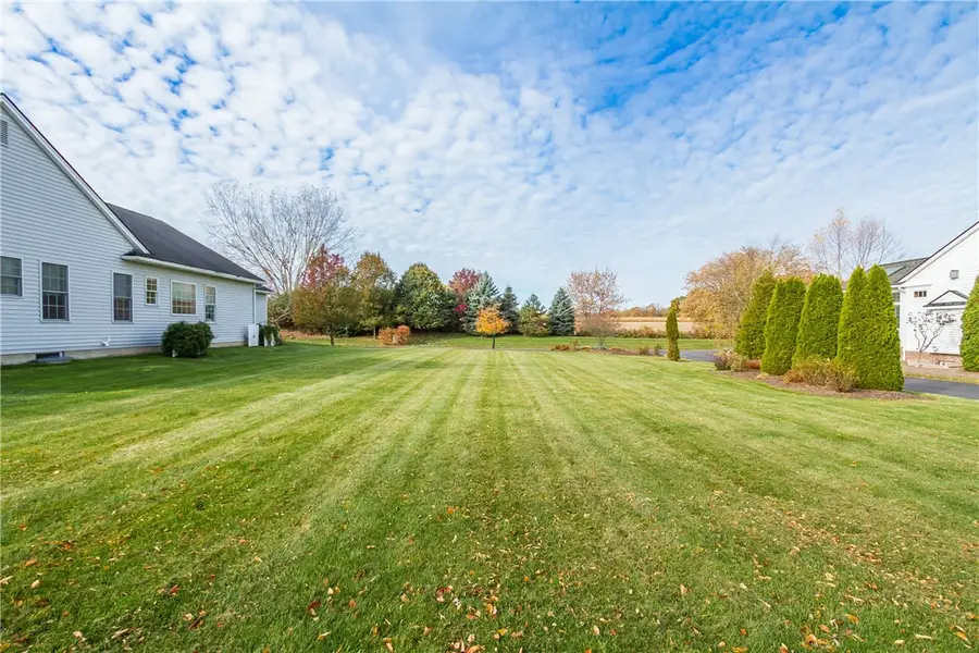 10 Settlers Green, Pittsford, NY 14534 - #2