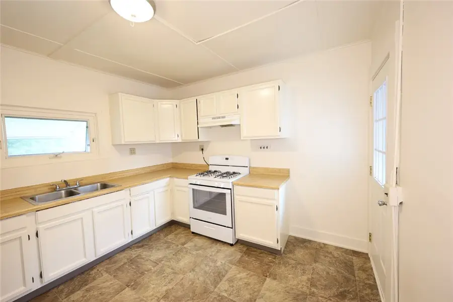 228 Davidson Avenue #226, Canandaigua, NY 14424 - #2
