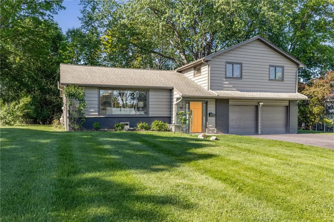 100 Hibiscus Dr, Rochester, NY 14618 - #1