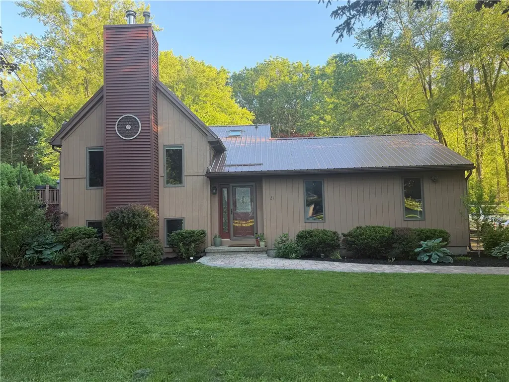 21 Dewey Ave, Clifton Springs, NY 14432 - #1