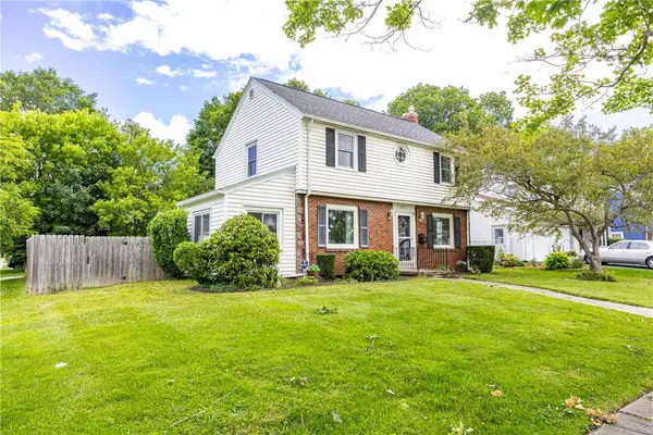 218 Somershire Drive, Rochester, NY 14617