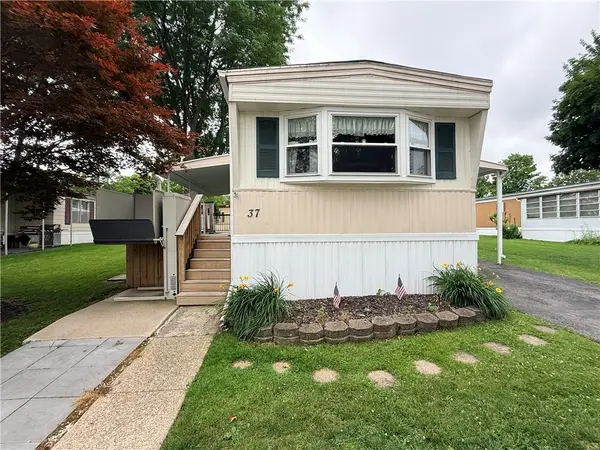 37 Keuka Lane, Manchester, NY 14504
