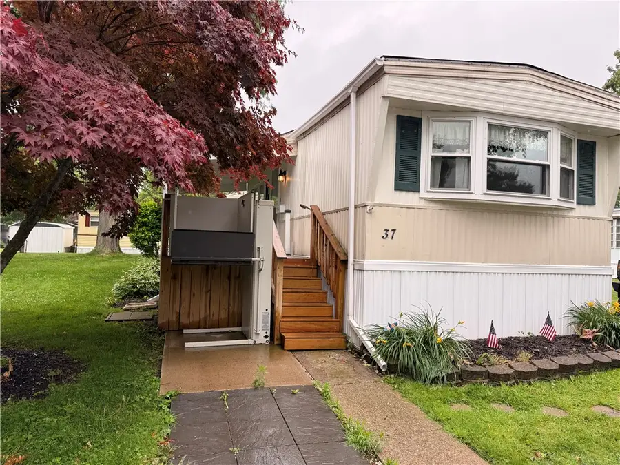 37 Keuka Lane, Manchester, NY 14504 - #2