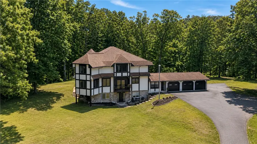 307 Fishers Road, Pittsford, NY 14534 - #2