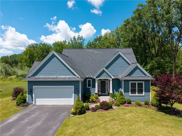 61 Copper Beech Run, Fairport, NY 14450