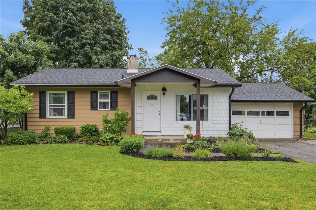 107 Canandaigua Avenue, Canandaigua, NY 14424 - #1