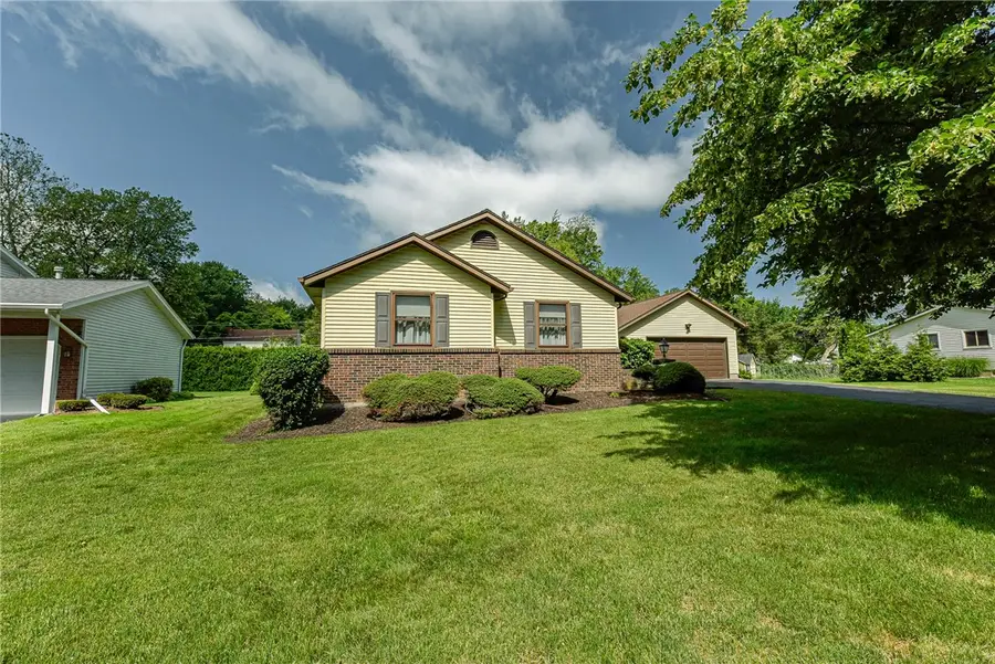 67 Briar Wood Lane, Rochester, NY 14626 - #2