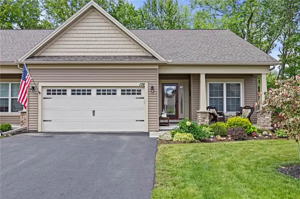 136 Golden Oaks Way, Rochester, NY 14624