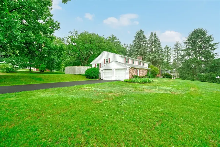 16 Red Barn Circle, Pittsford, NY 14534 - #3