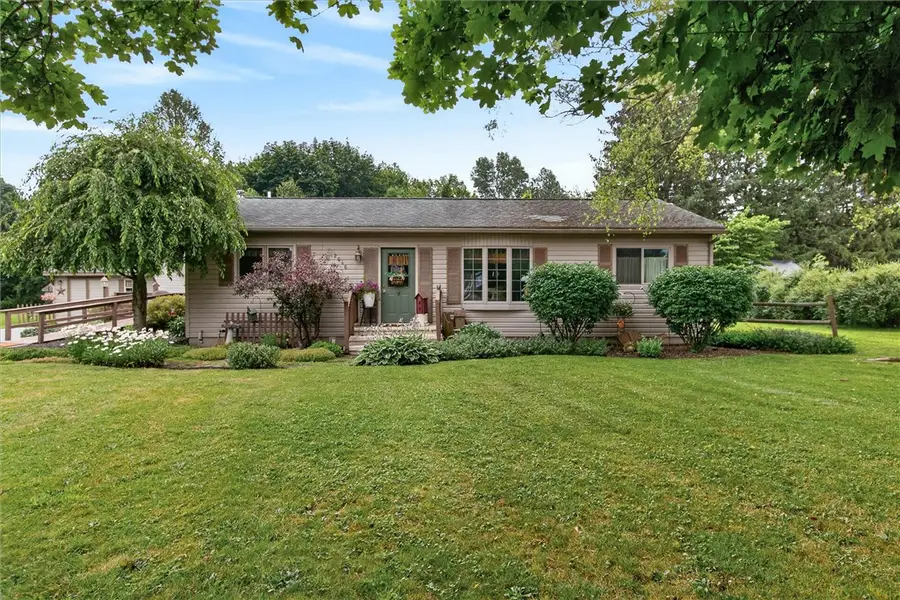 2046 E Palmyra Port Gibson Rd, Palmyra, NY 14522 - #2