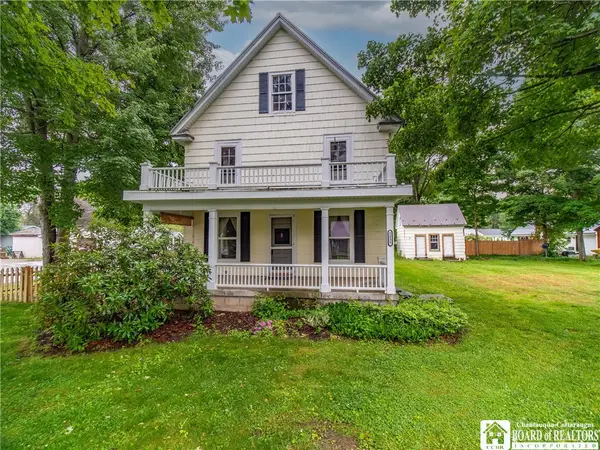 2835 Greenhurst Avenue, Greenhurst, NY 14742
