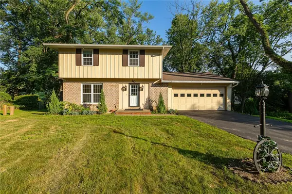 20 Brooktree Drive, Penfield, NY 14526