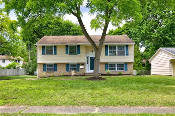 37 Ledgewood Circle, Rochester, NY 14615