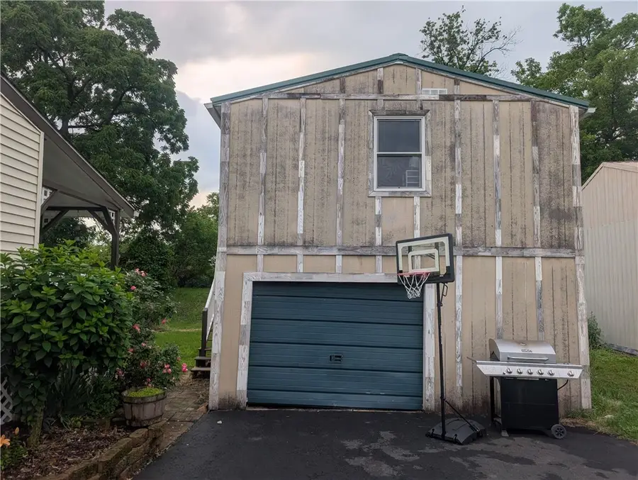 8133 State Street, Gasport, NY 14067 - #2