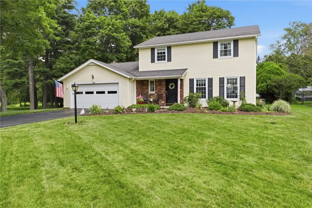104 Willowbend Dr, Penfield, NY 14526 - #1