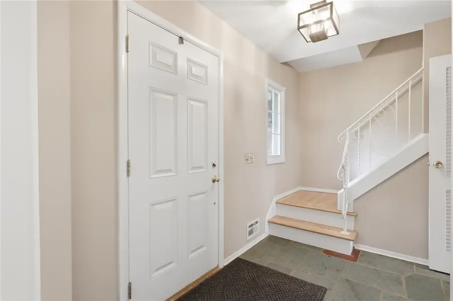 104 Willowbend Dr, Penfield, NY 14526 - #2