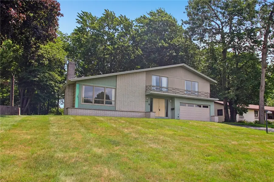 216 Somerworth Drive, Rochester, NY 14626 - #2