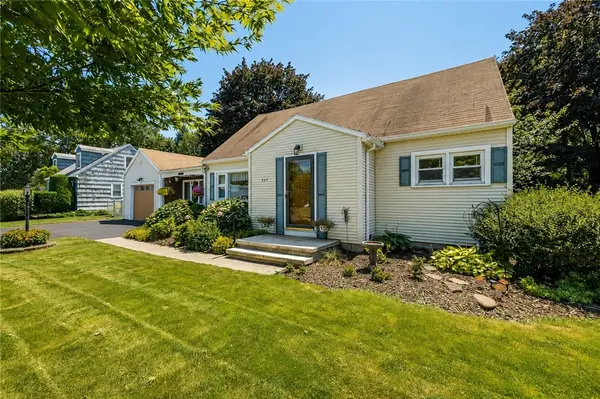 653 Adeline Drive, Webster, NY 14580