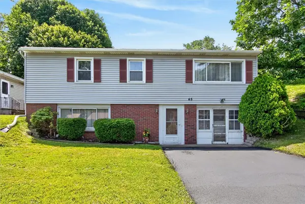 45 Teakwood Dr, Rochester, NY 14609