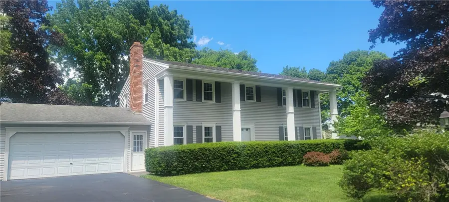 37 Heatherwood Road, Fairport, NY 14450 - #2
