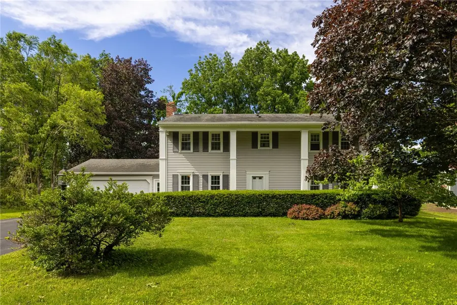 37 Heatherwood Road, Fairport, NY 14450 - #3