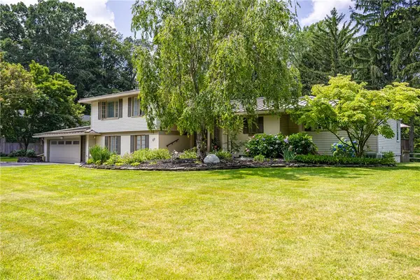 69 Brookwood Road, Rochester, NY 14610