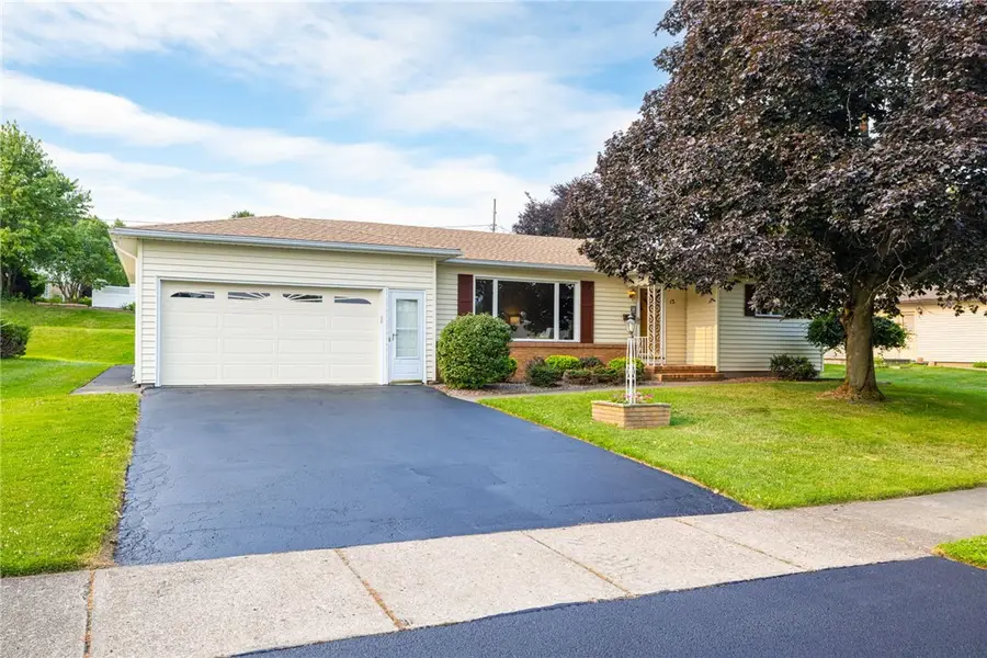 15 Georgian Dr, Rochester, NY 14609 - #2