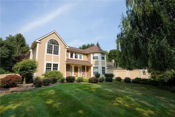 9 Foxboro Lane, Fairport, NY 14450