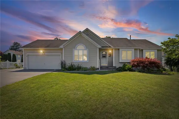 750 Close Circle, Webster, NY 14580