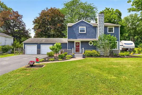 27 Hillcrest Drive, Penfield, NY 14526
