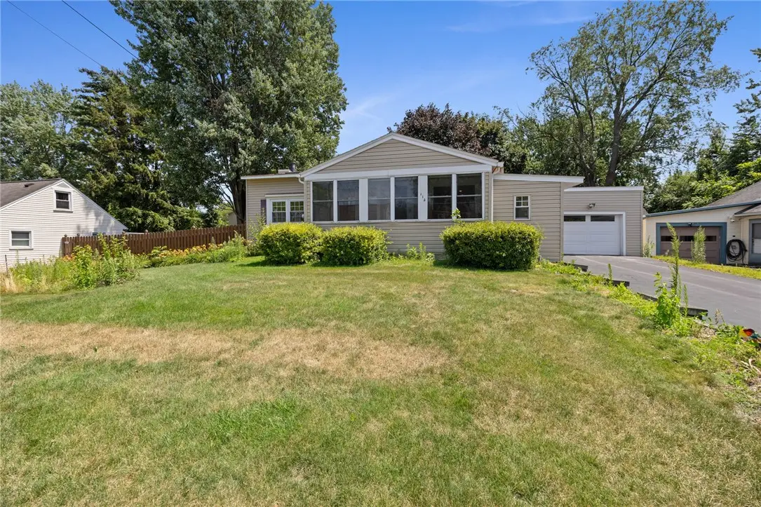 112 N Roosevelt Avenue, Liverpool, NY 13088 - #1