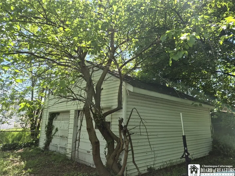 2409 Monroe Avenue, Niagara Falls, NY 14303 - #3