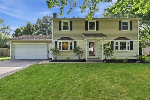 21 Squirrels Heath Road, Fairport, NY 14450
