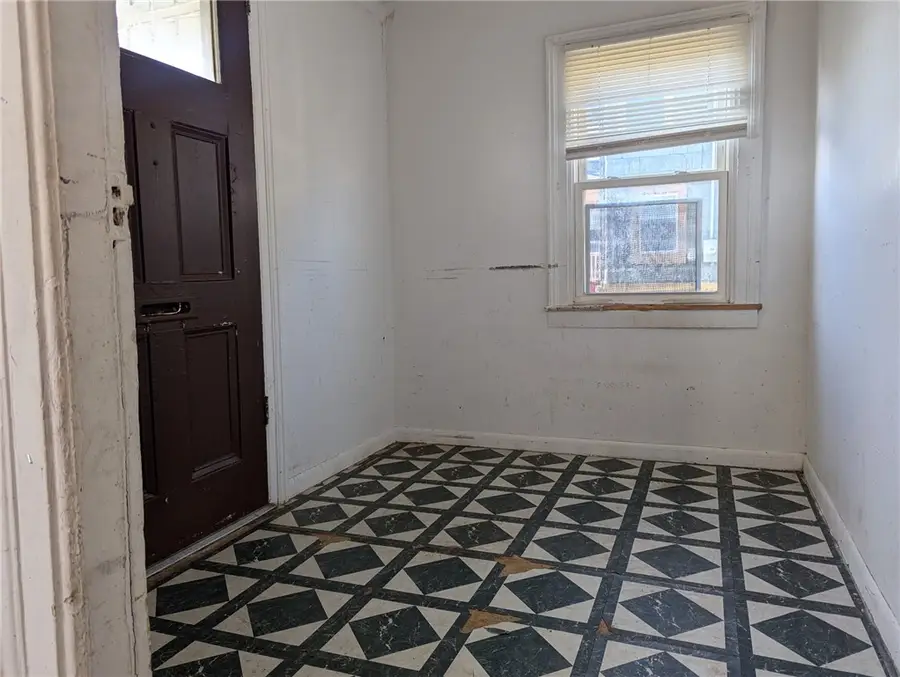 312 W Gray Street, Elmira, NY 14901 - #2
