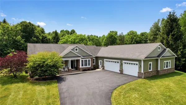898 Bel Arbor Drive, Victor, NY 14564