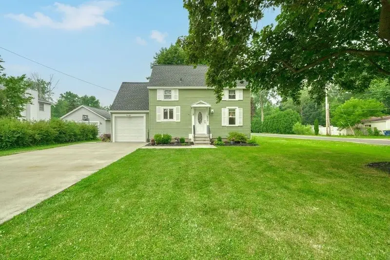 800 Winifred Dr, Webster, NY 14580 - #1