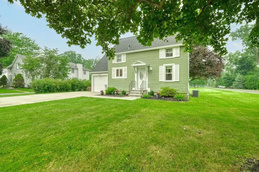 800 Winifred Dr, Webster, NY 14580 - #2