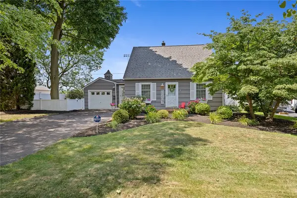 85 Brooklawn Dr, Rochester, NY 14618