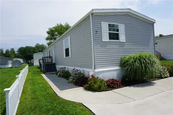 7 Farmingdale Drive, Hamlin, NY 14464