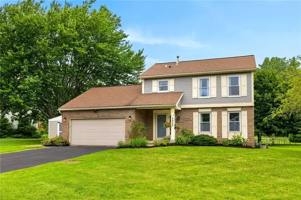 3323 Evergreen Cir Circle, Walworth, NY 14568