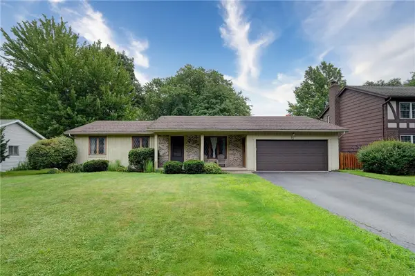 72 Burlwood Dr, Rochester, NY 14612