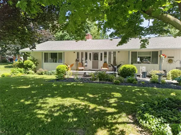 6180 Willow Drive, Williamson, NY 14589