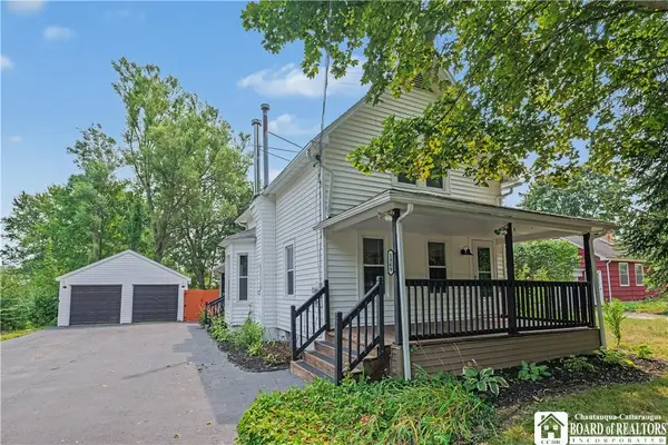 1369 Sturgeon Point Road, Derby, NY 14047